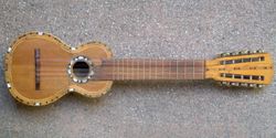 Charango instrumento nacional de Bolivia
